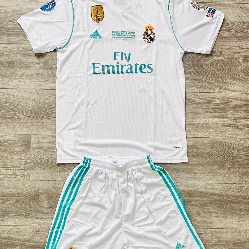 Mens White Real Madrid Soccer Jersey Set